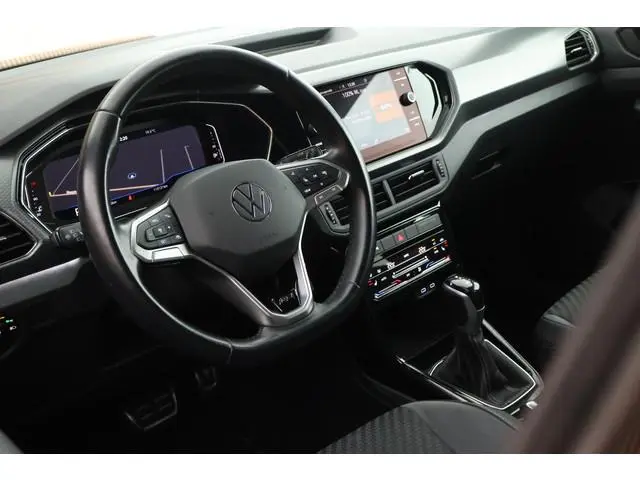 Volkswagen T-Cross 1.0 TSI 110pk DSG R-Line Camera LED Stoelverwarming Virtual Cockpit Navigatie