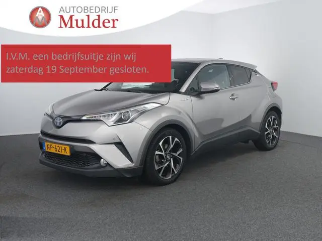 Toyota C-HR 1.8 Hybrid Executive | Trekhaak | Camera | Cruise | Stoelverwarming | Navi |