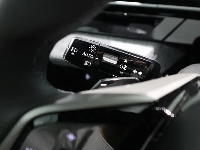 Peugeot e-3008