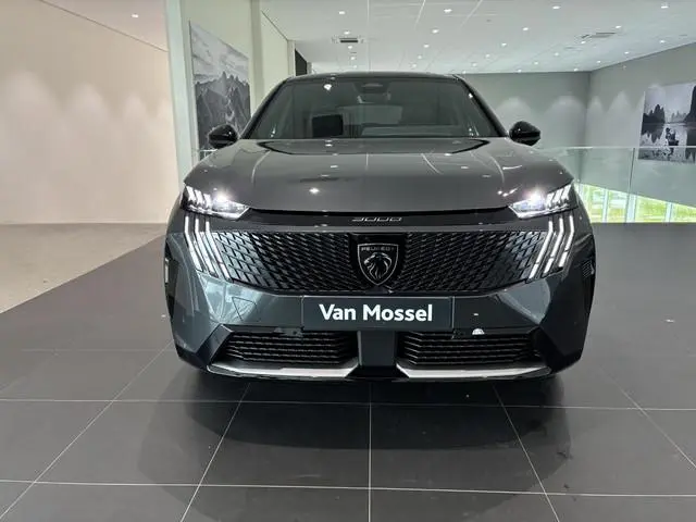 Peugeot e-3008