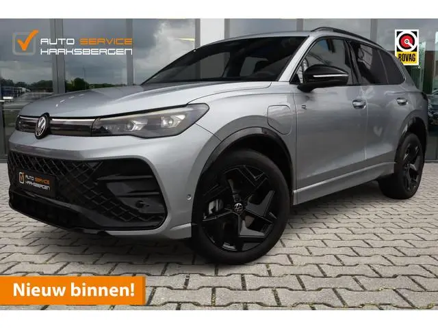 Volkswagen Tiguan 1.5 eHybrid R-Line 272 PK | 360 Camera | Sfeer Verlichting | IQ Led | Fabrieksgara...