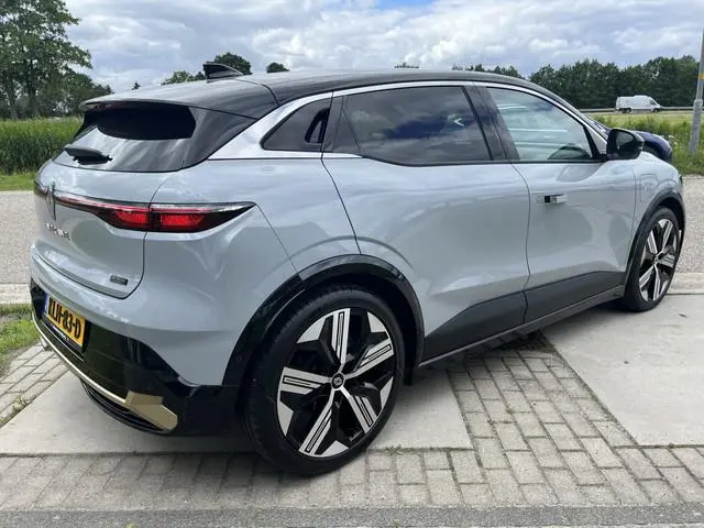 Renault Megane E-Tech EV60 Optimum Charge Iconic / 220PK /SOH 96%/ /Leder, Harmon Kardon