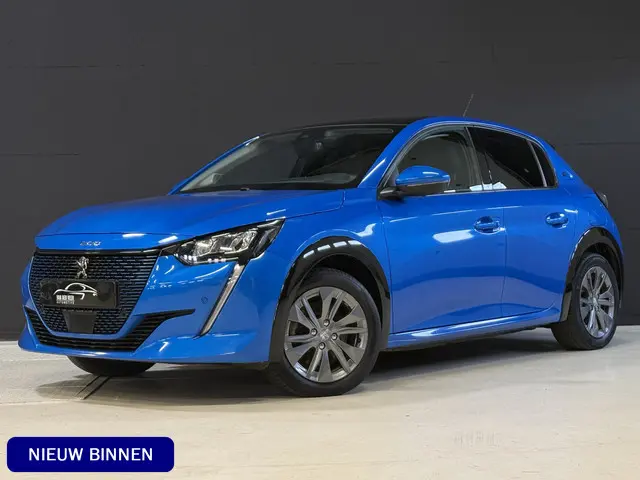 Peugeot e-208 EV Allure 50 kWh | Panoramadak | Camera | Apple Carplay | Draadloze lader