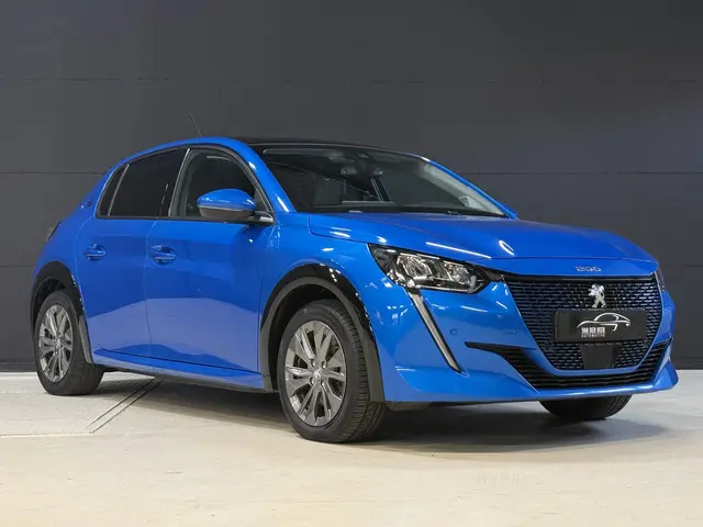 Peugeot e-208