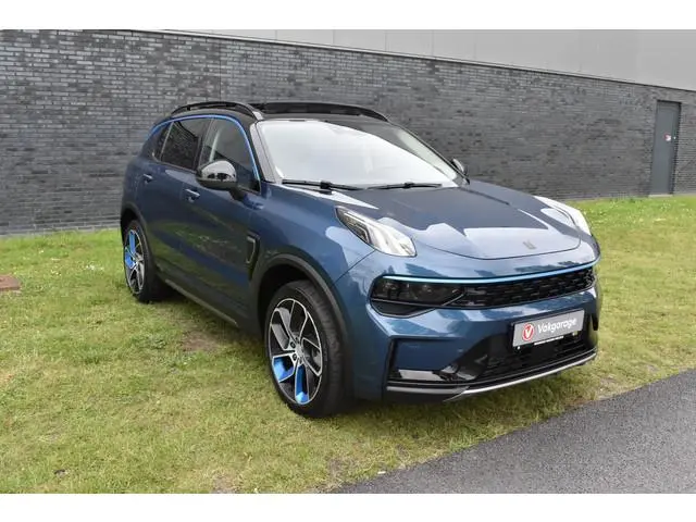Lynk & Co 01