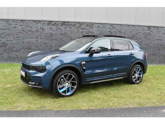 Lynk & Co 01