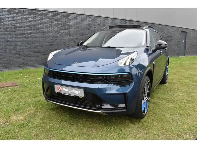 Lynk & Co 01