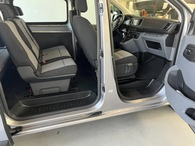 Peugeot Traveller