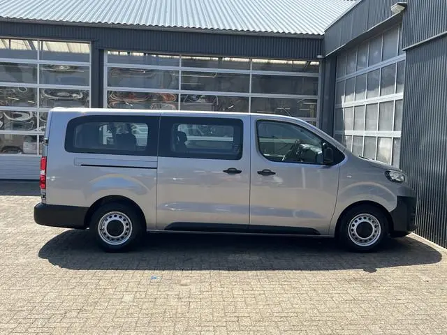 Peugeot Traveller