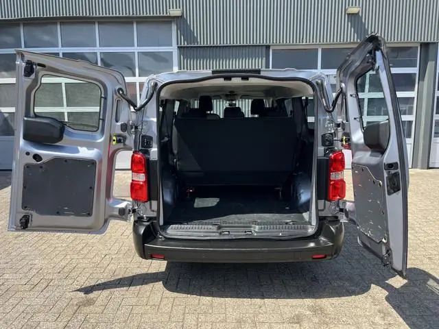 Peugeot Traveller