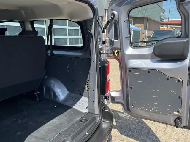 Peugeot Traveller