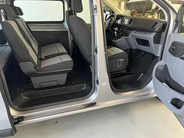 Peugeot Traveller