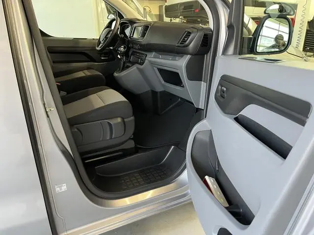 Peugeot Traveller