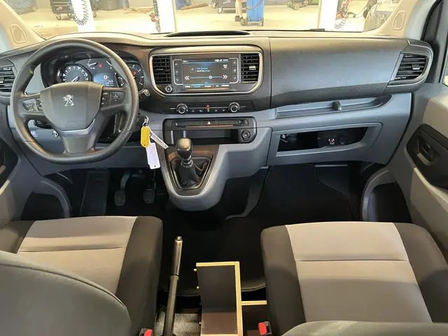 Peugeot Traveller