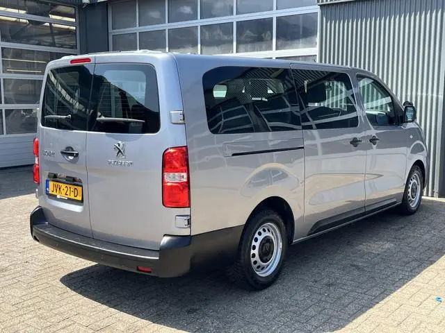 Peugeot Traveller