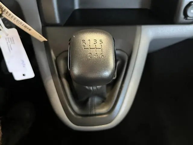 Peugeot Traveller