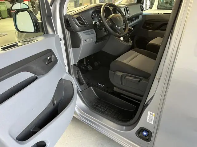 Peugeot Traveller
