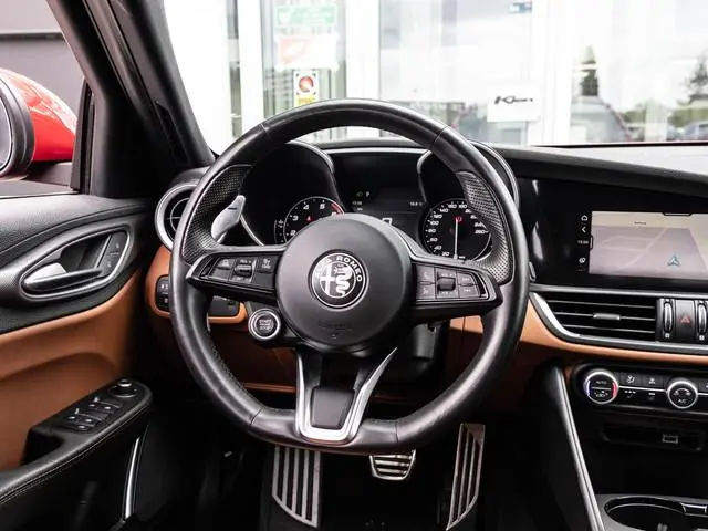 Alfa Romeo Giulia 2.0T Sprint | Veloce Interieur | Schakelflippers | Adaptive Cruise Control | Stoel...