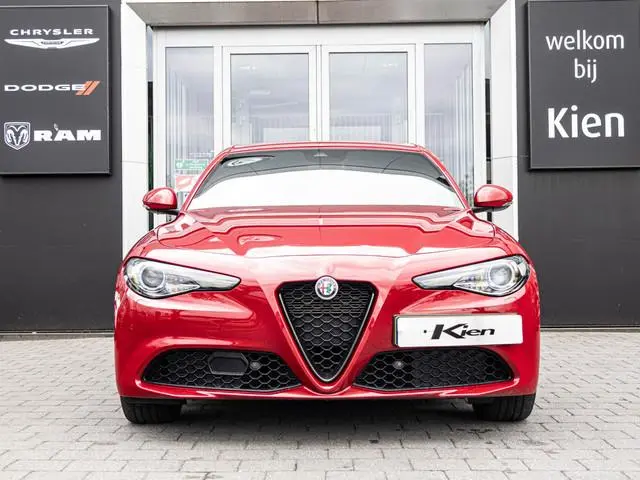 Alfa Romeo Giulia 2.0T Sprint | Veloce Interieur | Schakelflippers | Adaptive Cruise Control | Stoel...