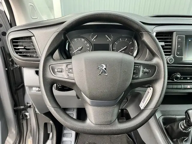 Peugeot Traveller