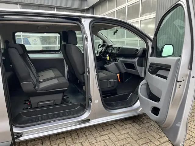 Peugeot Traveller