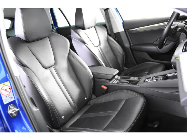 ŠKODA Octavia Combi 1.4 TSI iV PHEV *1ste Eigenaar*Leer*Navigatie*Camera*