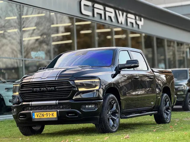 Dodge RAM 1500 5.7 V8 4x4 Laramie Night Limited Pack 22inch / PANO / LPG / NL-AUTO