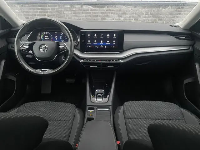 ŠKODA Octavia Combi 1.4 TSI iV PHEV Business Edition | Pano | Navi | LED | Camera | Carplay