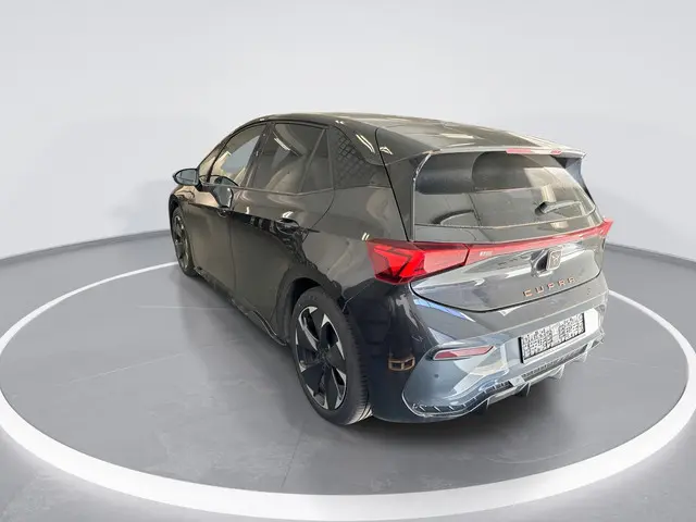 CUPRA Born Adrenaline 230pk 82 kWh · SOH 100% · Camera · P-Sensoren · Sfeerverlichting · Keyless · N...