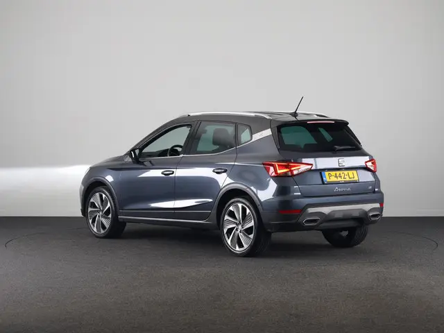 SEAT Arona 1.0 TSI FR Business Intense | Navigatie | Led | Parkeersensoren | Apple Carplay & Android...