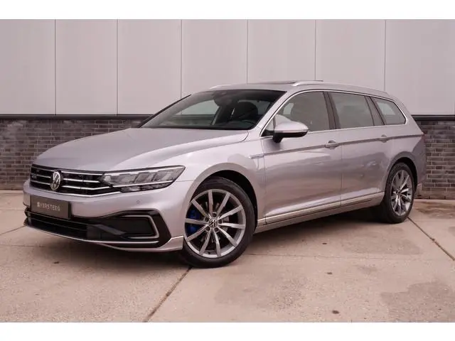 Volkswagen Passat Variant 1.4 TSI PHEV GTE Business | Pano | Elek. Trekhaak | Head-Up | Carplay | LE...