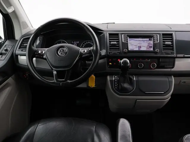 Volkswagen Transporter 2.0 TDI 150 PK DSG DUBBEL CABINE HIGHLINE + LEDER | CAMERA | LED | CARPLAY |...
