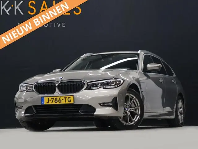 BMW 3-serie Touring 330e eDrive M Sport SOH 96% [CAMERA, APPLE CARPLAY, ANDROID, TREKHAAK, CRUISE, S...
