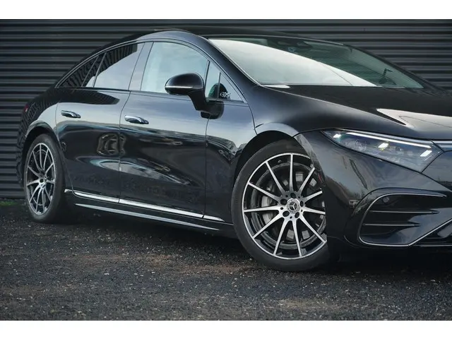 Mercedes-Benz EQS