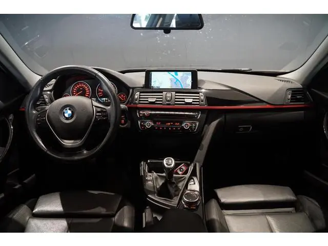 BMW 3-serie Touring 316i High Executive SPORTSTOELEN / LEDER / GROTE NAVI / AFN. TREKHAAK
