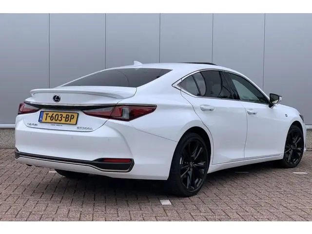 Lexus ES 300h F Sport Line / Schuif- Kanteldak / Elektrische Stoelen / HUD / Stoel- en Stuurverwarmi...
