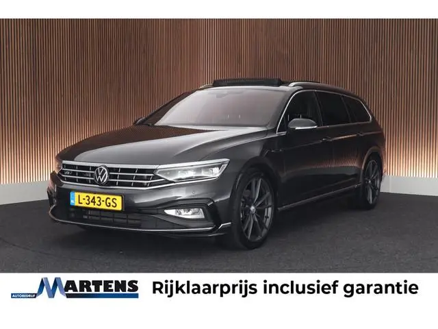 Volkswagen Passat Variant 1.5 TSI 150pk DSG R-Line Business + Trekhaak Camera Keyless Leder Panorama...