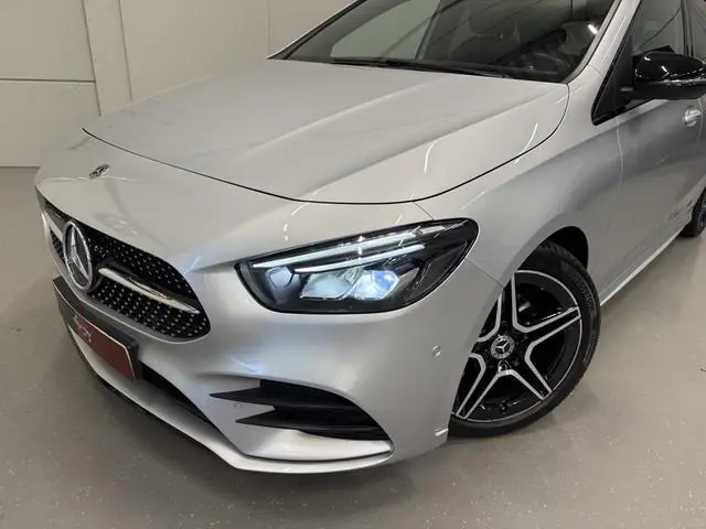 Mercedes-Benz B-klasse 200 AMG aut. 58.889KM/PANO/TREKHAAK/MEMORY/LED/CAMERA/CARBON/18" AMG/AMG-SPOR...