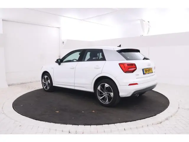 Audi Q2 30 TFSI Sport S-line! Leer, Alles in kleur!