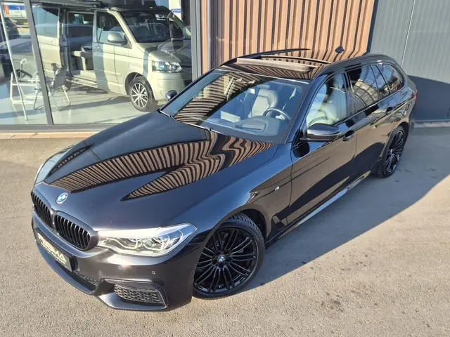 BMW 5-serie Touring 520d xDrive High Executive M-Sport | HUD | LED | Trekhaak | Pano