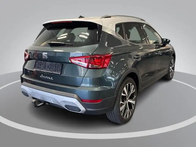 SEAT Arona 1.0 TSI 110pk DSG Xperience · Camera · Trekhaak · Stoelverwarming · Keyless · Apple/Andro...