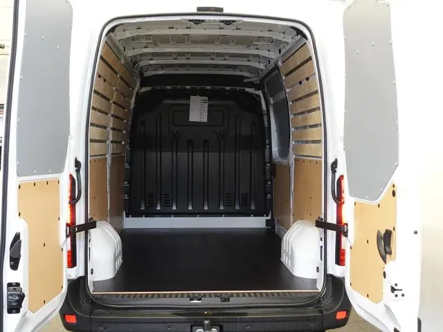 Renault Master T33 2.3 dCi 135PK L2H2 BPM VRIJ! Airco Cruise control Parkeersensoren Navigatie Trekh...