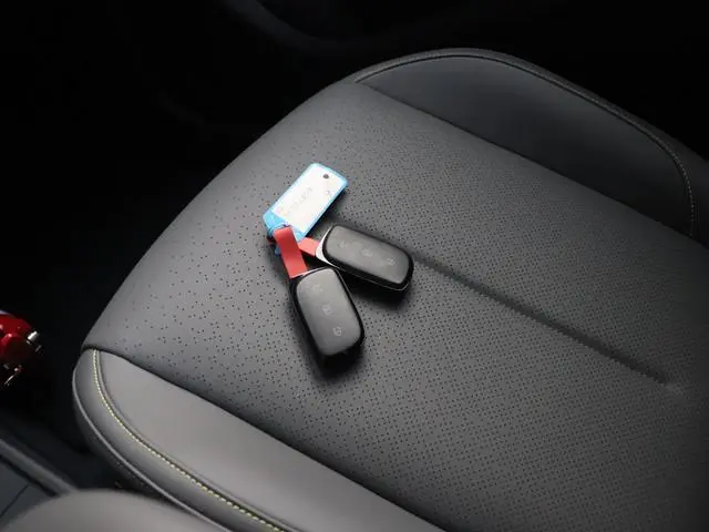 Lynk & Co 02