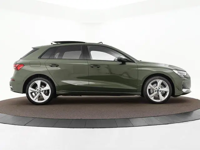 Audi A3 Sportback 40 TFSIe 204pk S-tronic Advanced edition · Panoramadak · Camera · SONOS Sound · He...