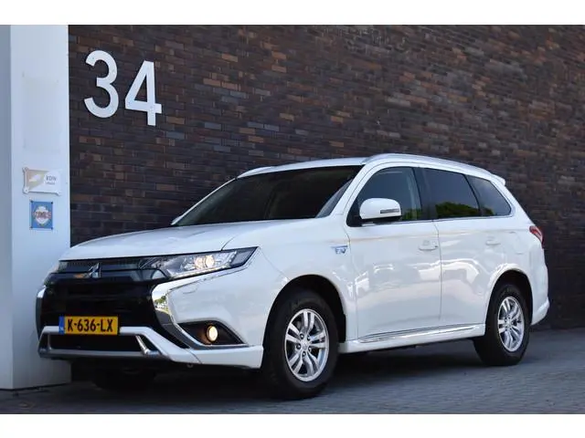 Mitsubishi Outlander 2.4 PHEV Pure