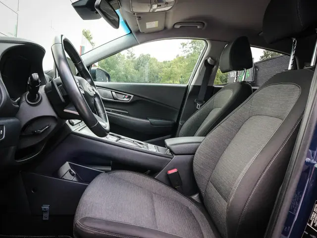Hyundai Kona EV Fashion 64 kWh | Clima | Cruise | Navi | Pdc | SOH 86,3% | 3 fase lader