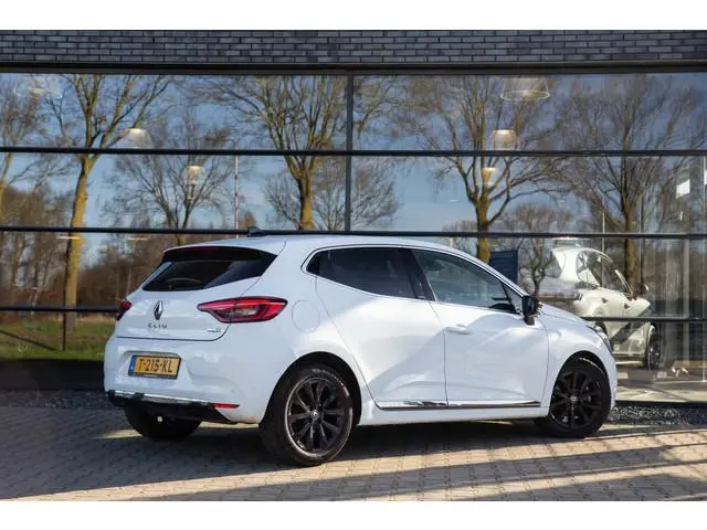 Renault Clio 1.6 E-Tech Hybrid 140 Zen , Carplay, Camera, Keyless entry,