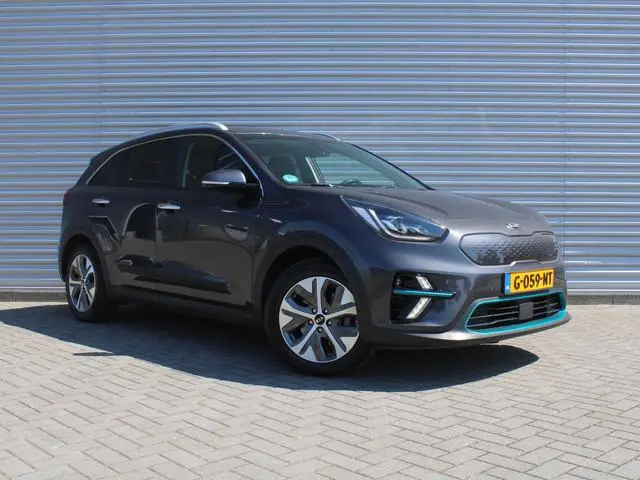Kia e-Niro ExecutiveLine 64 kWh | Trekhaak | Warmtepomp | Stuur-/stoelverwarming + ventilatie | Leer...