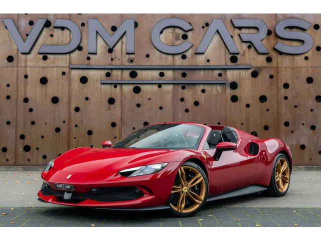 Ferrari 296 GTS 3.0 V6 | 1e Eigenaar | ACC | CarPlay | AFS | MyFerrari Connect | Daytona |