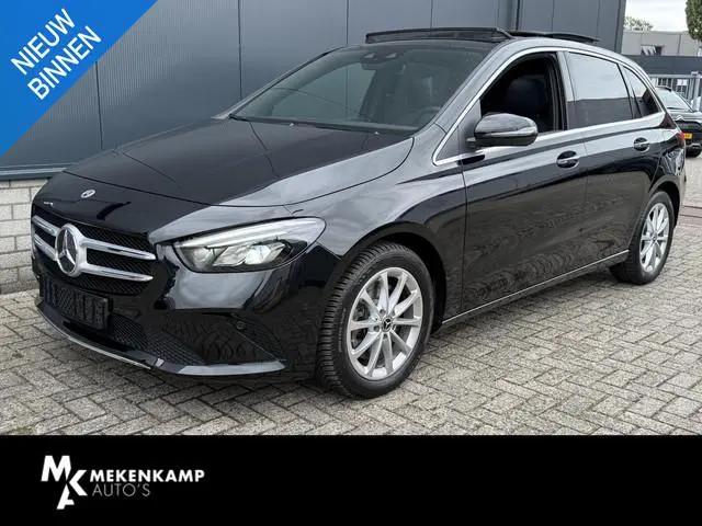 Mercedes-Benz B-klasse 250 e 17"/Leder/Panoramadak/Stoel + stuurverwarming/Camera/PDC v+a/Apple Carp...